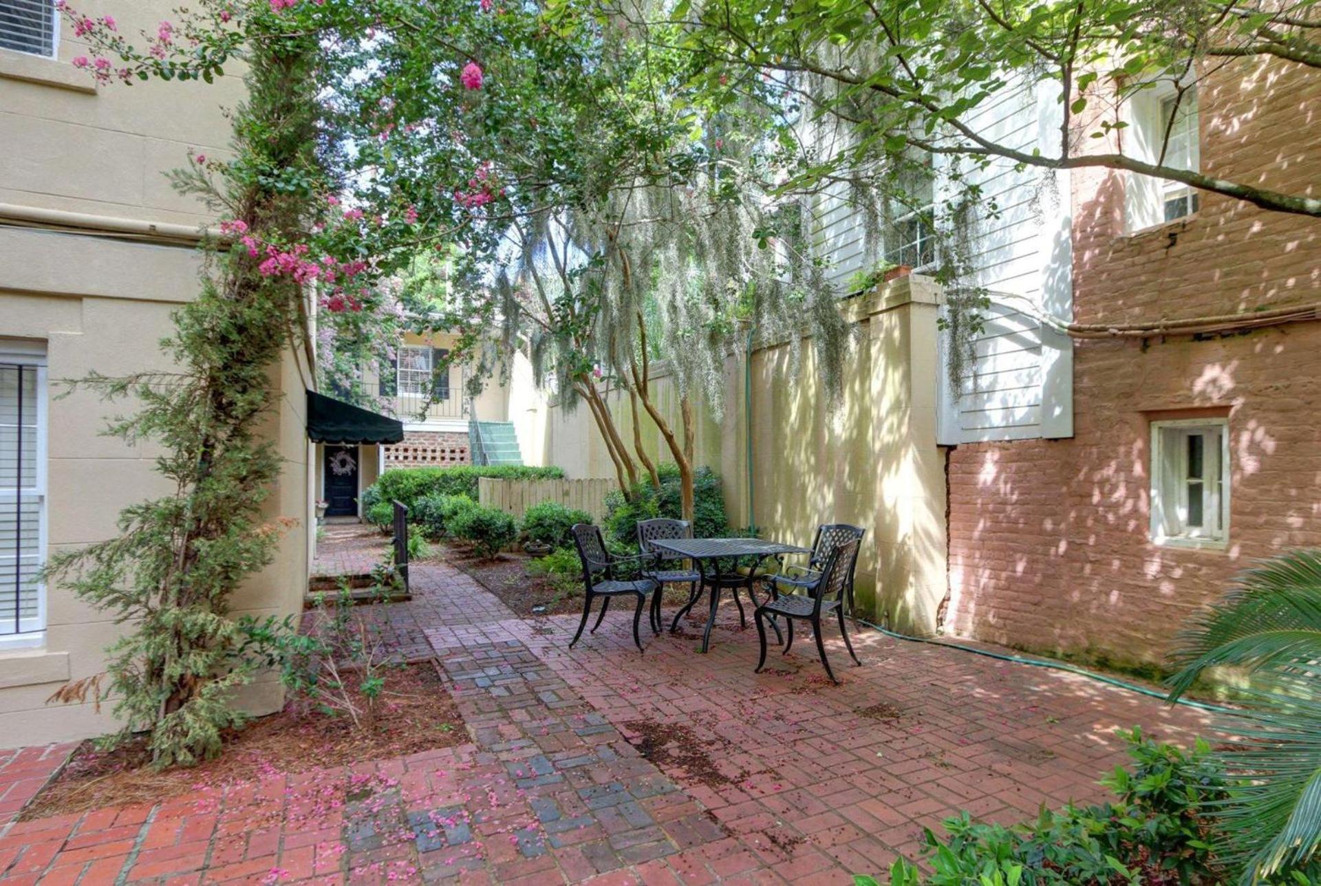 Romancing The Jones Savannah Exterior foto